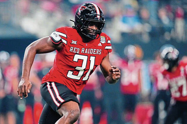 Charlie Batch takes lumps as guest of honor at Mel Blount All-Star Celebrity Roast