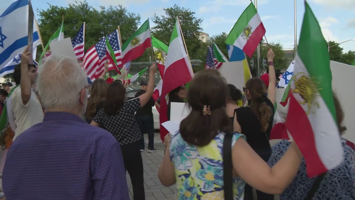 Houston protesters call for regime change in Iran amid US talks