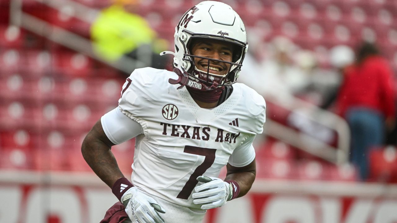 Texas A&M wide receiver KC Concepcion (7) warms up