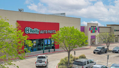 Weitzman Acquires 87,857-Square-Foot Retail Center in Arlington, Texas