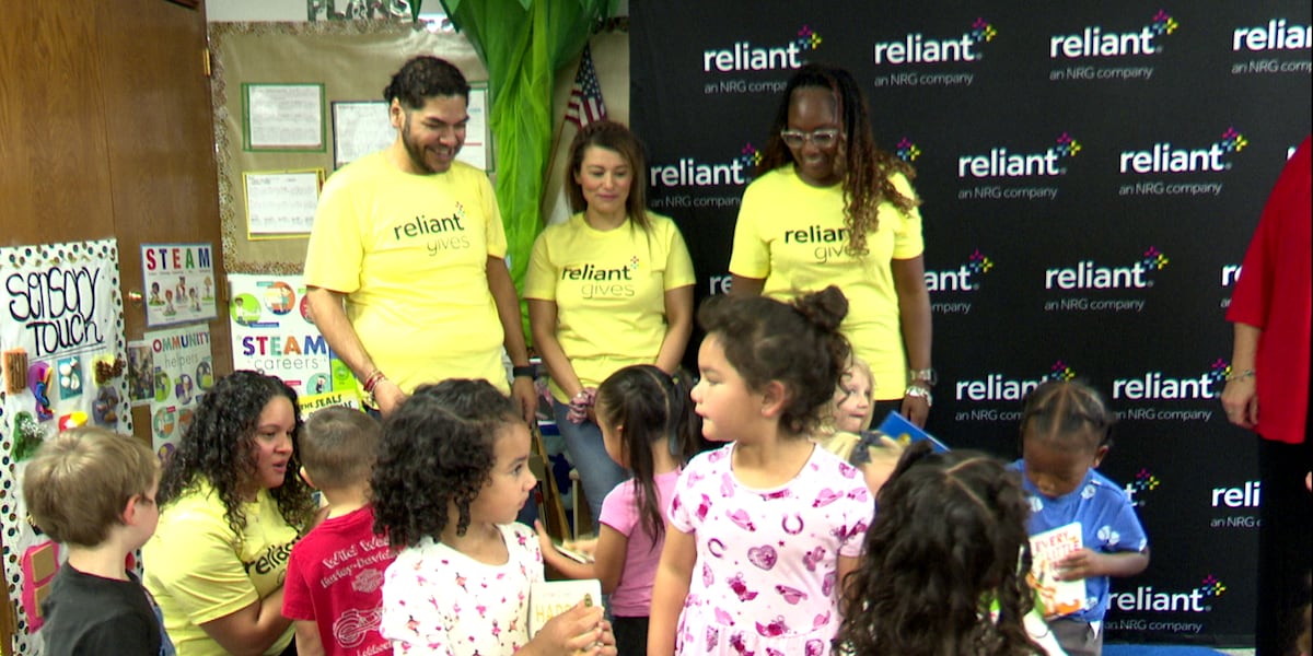 Reliant donates 500 books to Early Learning Centers of Lubbock