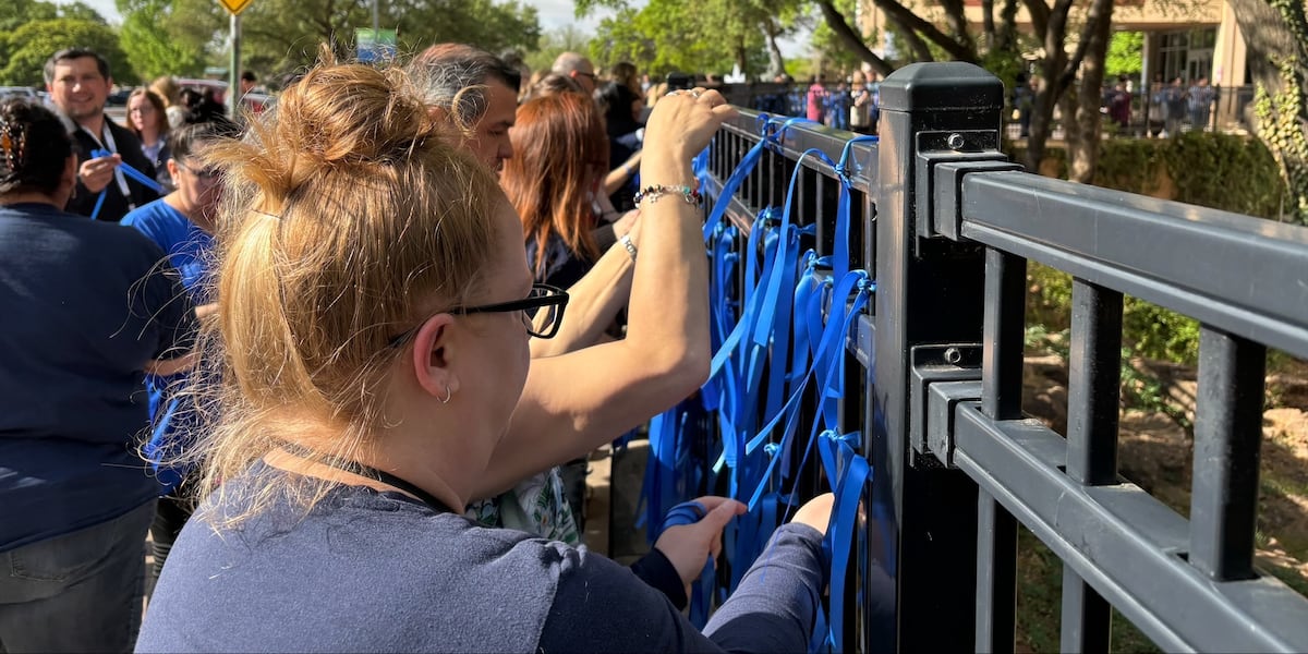 Covenant Children’s hosts annual Blue Ribbon Tying event