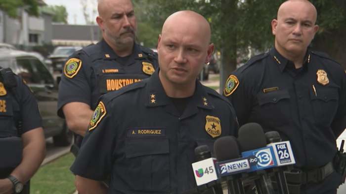 Man armed with butcher knife ignored police commands, advanced towards officers before fatal shooting, HPD says