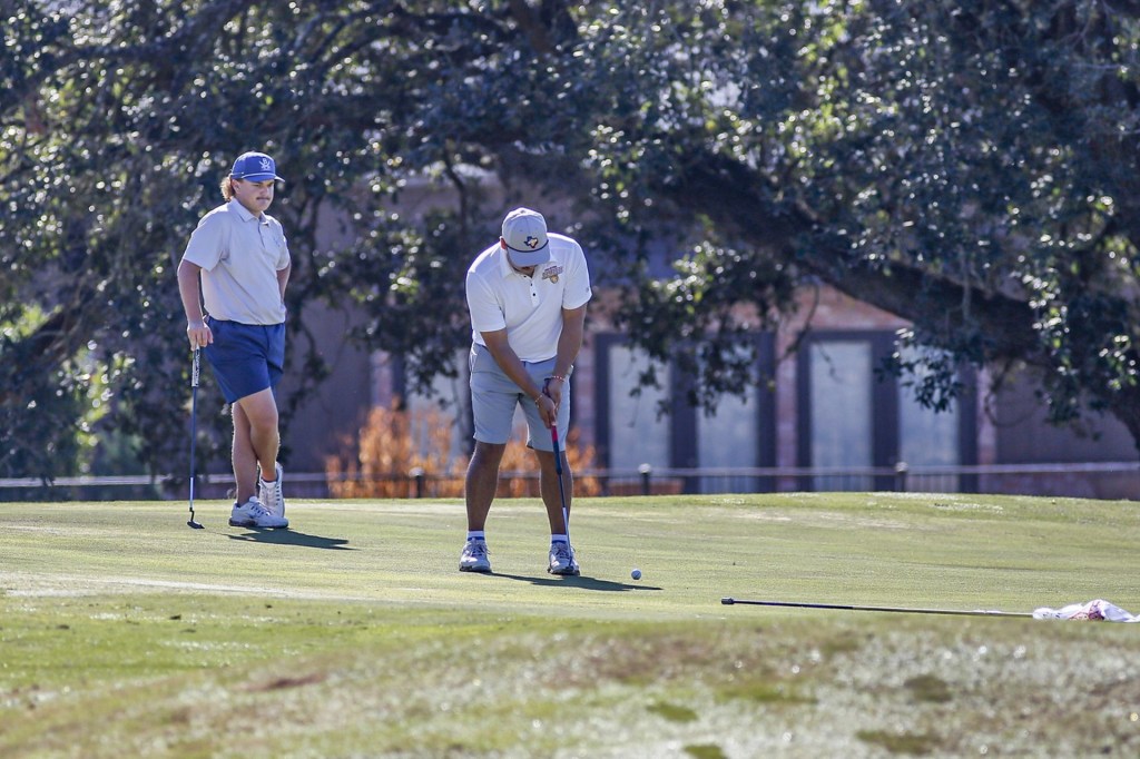 Armendarez in Top 10, A&M-Victoria men’s golf 4th after first day in Fort Worth