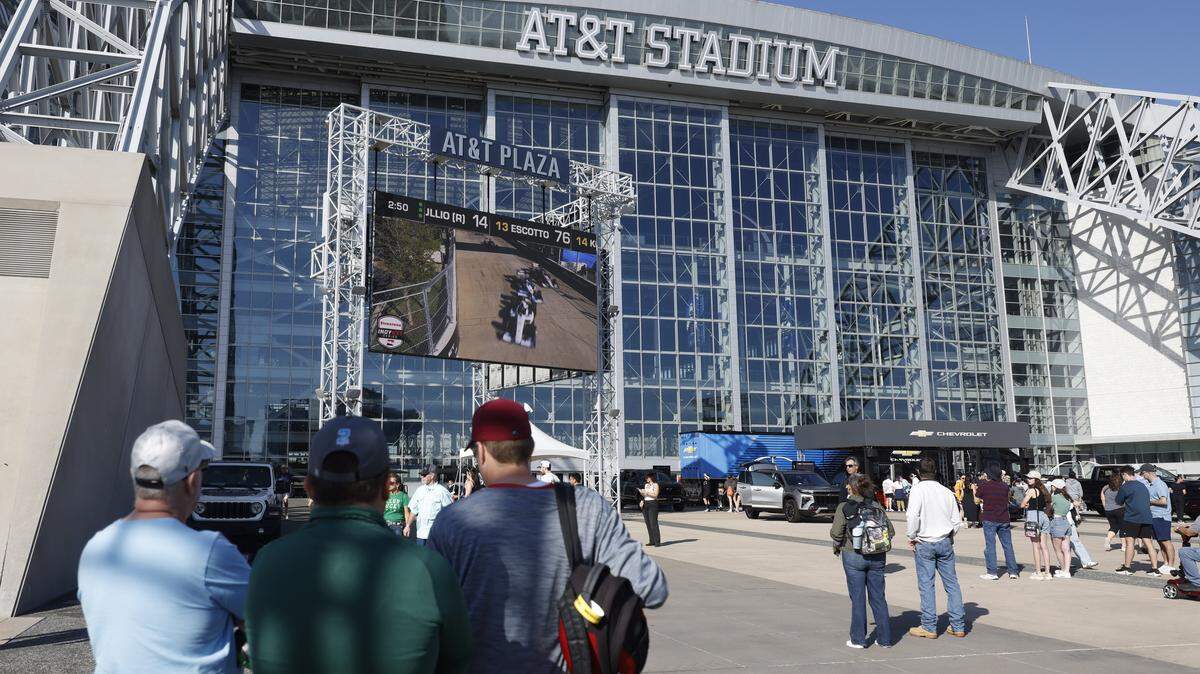 Taxpayers demand transparency on Cowboys stadium deal