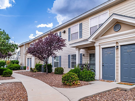 JLL Negotiates Sale of 342-Unit Apartment Community in El Paso