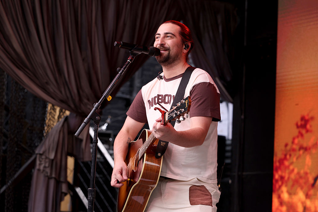 AUSTIN, TEXAS - MARCH 16: Noah Kahan performs onstage during the Noah Kahan: Out of Body SXSW Premiere on March 16, 2026 in Austin, Texas. (Photo by Robin Marchant/Getty Images for Netflix)