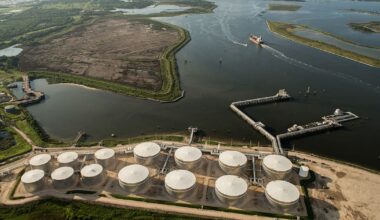 Diesel spill contained at Deer Park facility dock along Houston Ship Channel