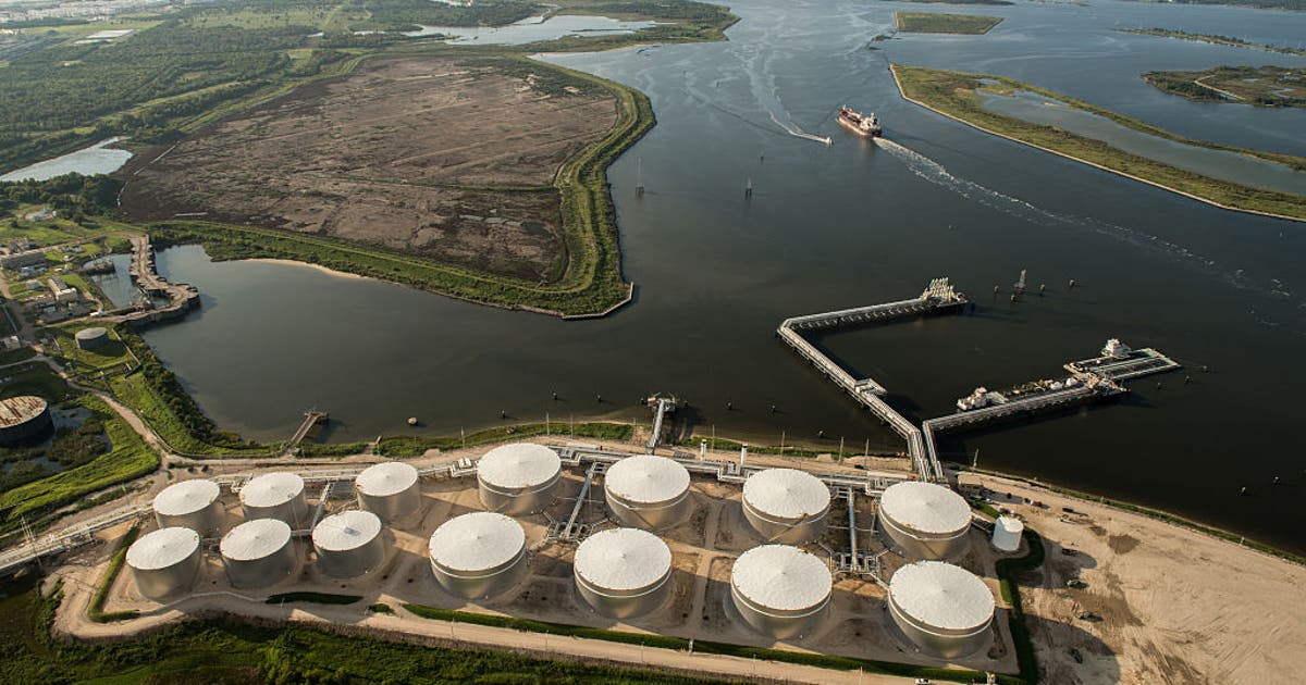 Diesel spill contained at Deer Park facility dock along Houston Ship Channel