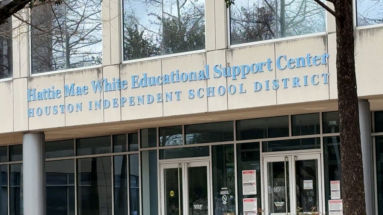 Parents, UH professor reflect on Houston ISD takeover