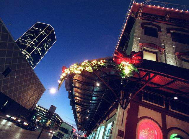 Nov. 18, 1999: Christmas decorations in downtown Fort Worth on the Caravan of Dreams.