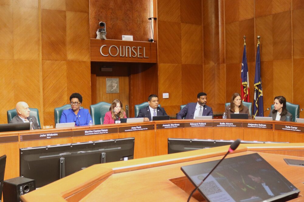 Houston City Council member Alejandra Salinas speaks to Mayor John Whitmire on Apr. 21, 2026.