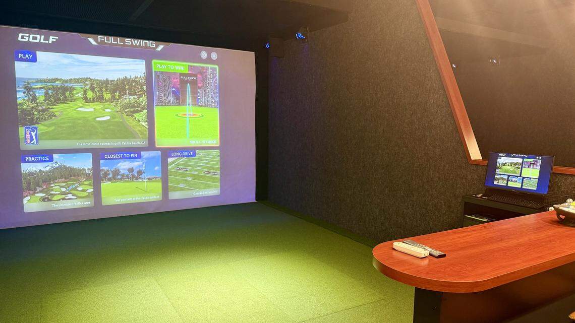Back Nine opens its first golf simulator in Parker County
