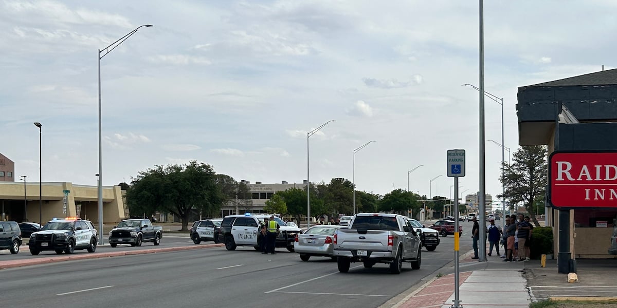 Child moderately hurt in Monday afternoon crash