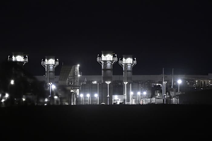Data center boom strains Texas homebuilders’ need for electricians