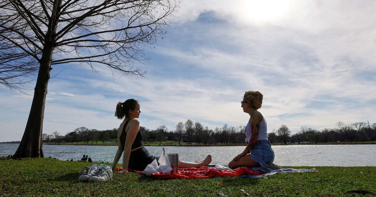 Dallas-Fort Worth breaks 119-year-old record for hottest March