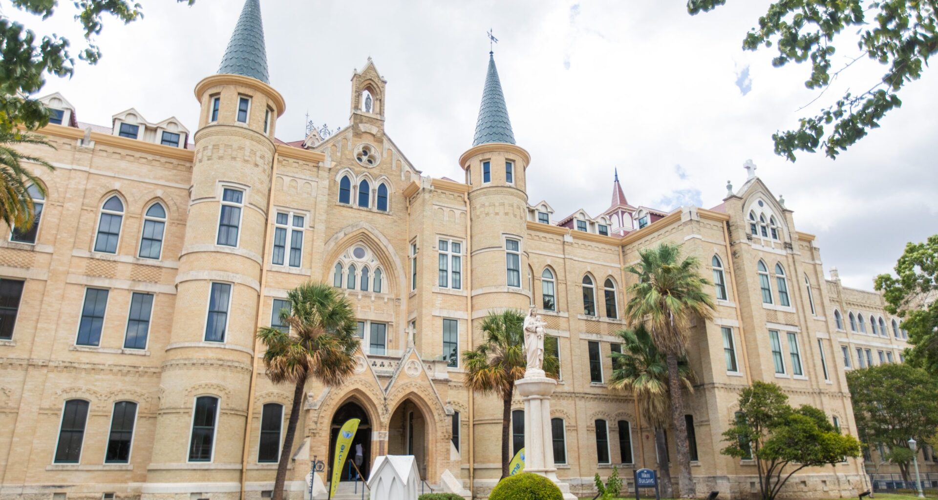 No-cost master's program starts this fall at OLLU