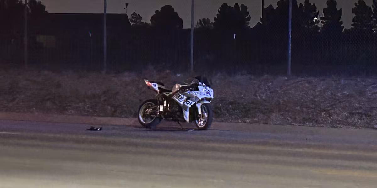 2 injured in Sunday night motorcycle crash