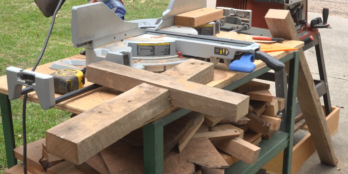 Central Texas man gives away handmade wooden crosses to share Easter message