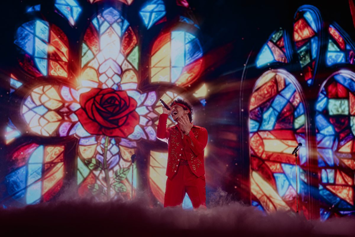 Bruno Mars Gives Pop Music Masterclass in Arlington