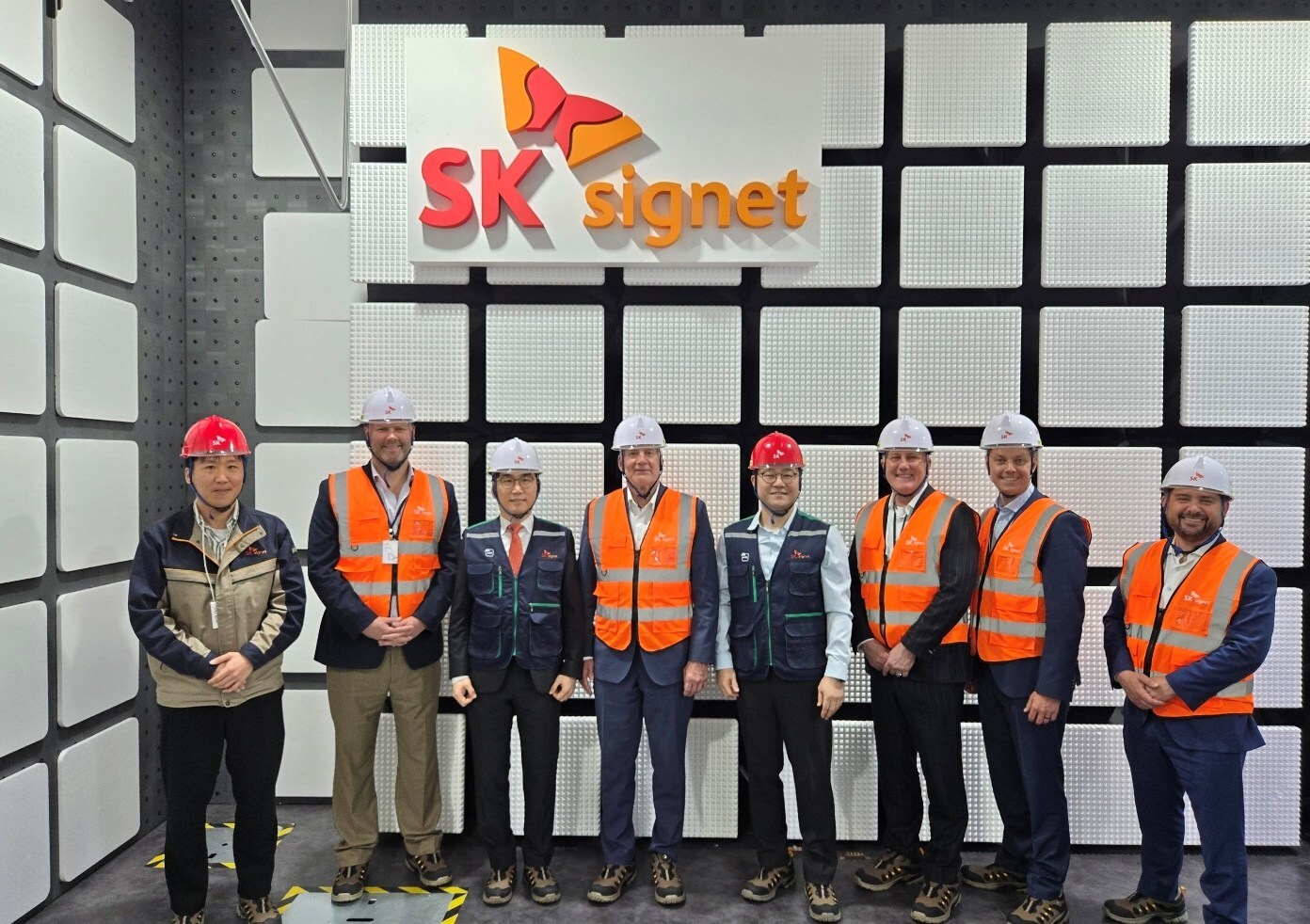 Mayor Muns visits SK Signet headquarters in Seoul