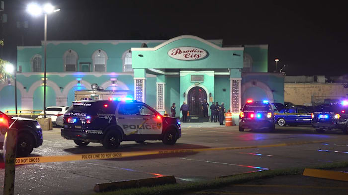 1 killed in Gulf Freeway gentleman’s club shooting