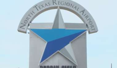 Plane crashes while trying to land at North Texas Regional Airport