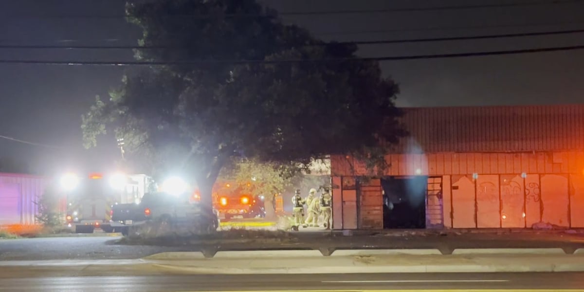 Fire crews battle blaze at abandoned building near 34th & P