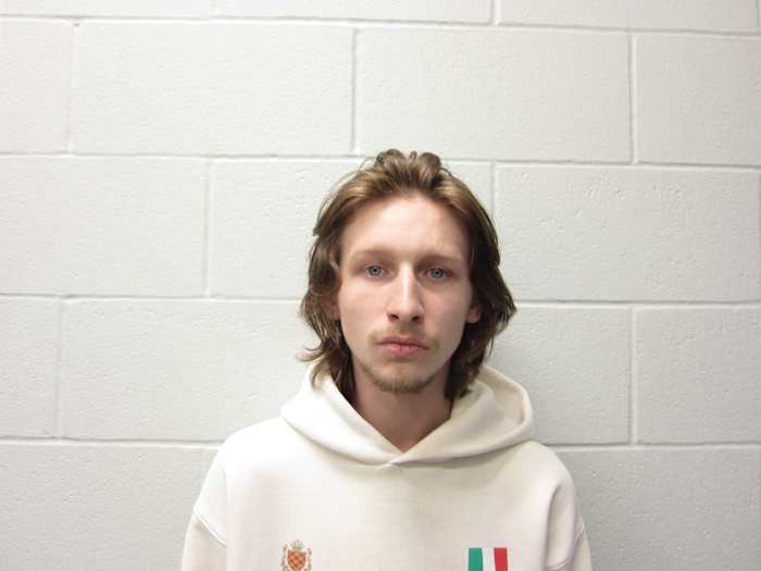 Man accused of posing as police officer pressures Deer Park coffee shop employee to send $780, records show