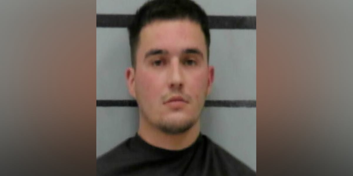 Man arrested after pursuit ends in crash in central Lubbock