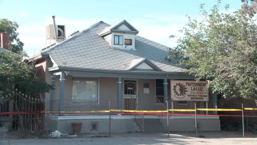 1308 Magoffin damaged by large fire. Photo taken by Tony Pina/KTSM 04.21.26