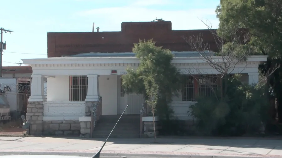 1314 Magoffin where the fire officials believe the fire started. Photo taken by Tony Pina/KTSM 04.21.26