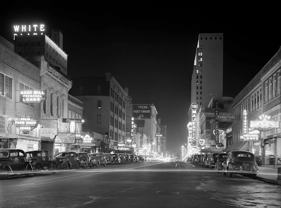 Arthur Rothstein's classic 1942 photo of downtown Dallas includes the Majestic alongside the other gems of the Theater Row long since dismantled and disappeared. (Library of Congress/Arthur Rothstein)
