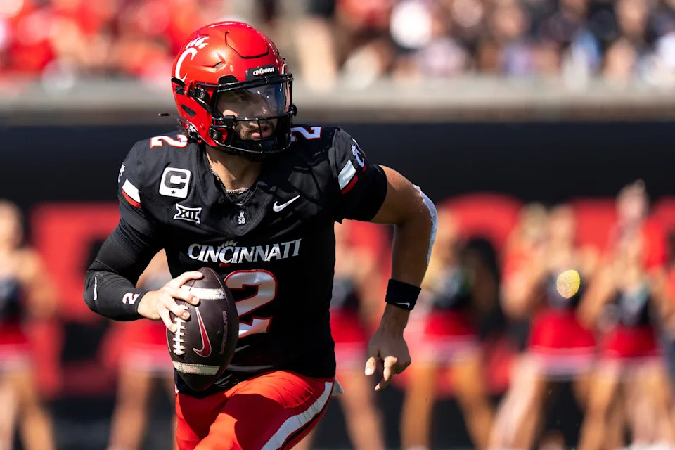 Brendan Sorsby played the past two seasons for the Cincinnati Bearcats after playing his first two seasons at Indiana.