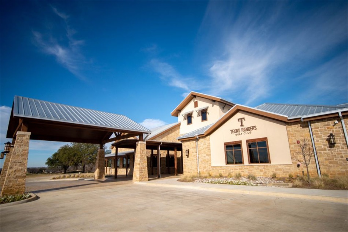 Exterior photo of the clubhouse at Texas Rangers Golf Club in North Arlington.