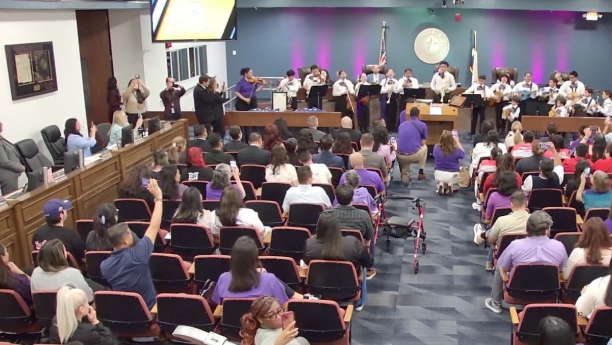 BTS Fans Fill El Paso Courthouse for Unforgettable Celebration