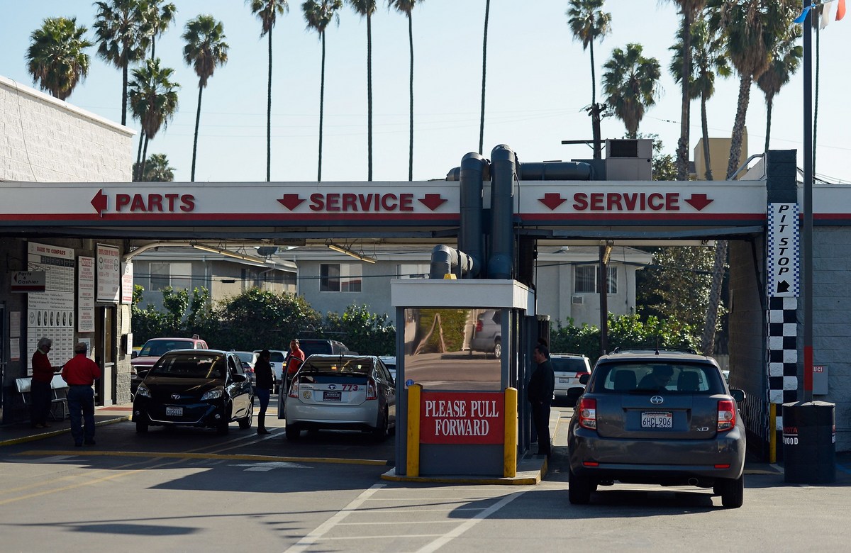 Texas Vehicle Registration Made Easier With Drive-Thru Renewals