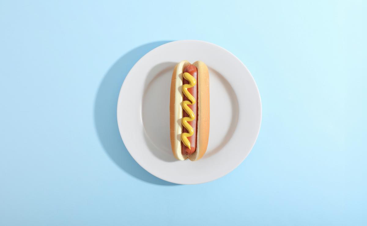 What Makes Flippers Tavern's Hot Dogs Stand Out In Lubbock?