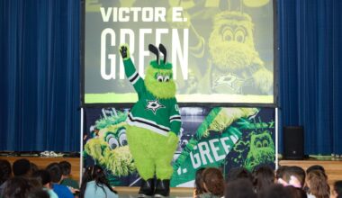 Dallas Stars Foundation Donates Books And $15,000 To Plano School - Local Profile