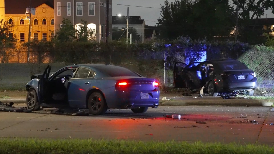 1 dead, several hurt in crash near downtown Houston intersection