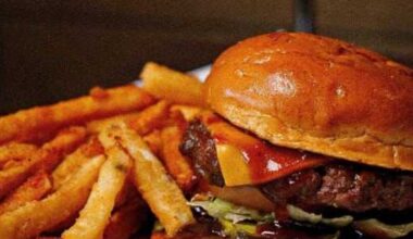 Burger Vault tempts Keller with thick burgers & spicy fries