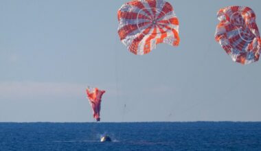 "It was a perfect landing." Families cheer while gathered at UT Arlington Planetarium as Artemis II splashes down