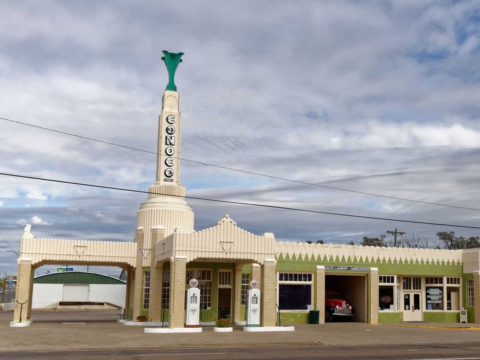 Conoco station in Shamrock