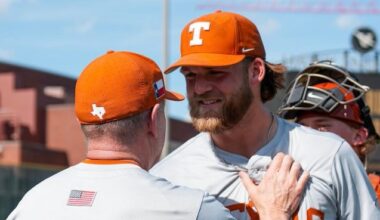 No. 4 Texas grits out 4-3 10-inning win over Vanderbilt