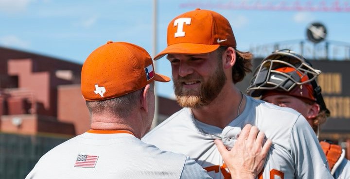 No. 4 Texas grits out 4-3 10-inning win over Vanderbilt