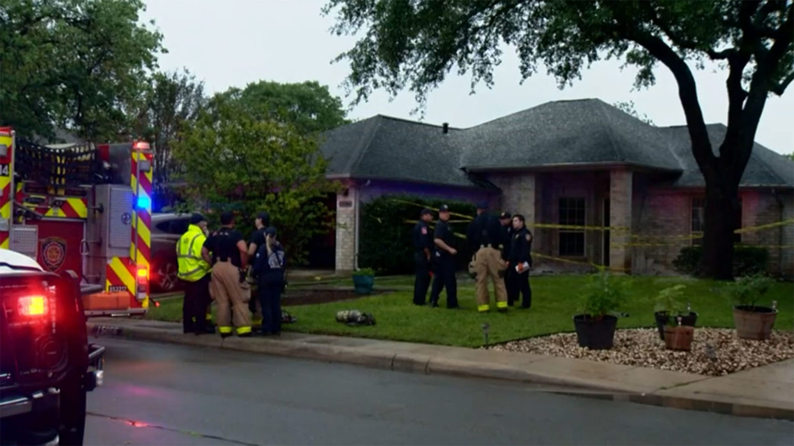 Two house explosions rock north-side neighborhood; five people hospitalized