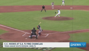 Hooks win third straight in San Antonio