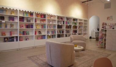 Romance-only bookstore sparks viral buzz as downtown Arlington undergoes transformation