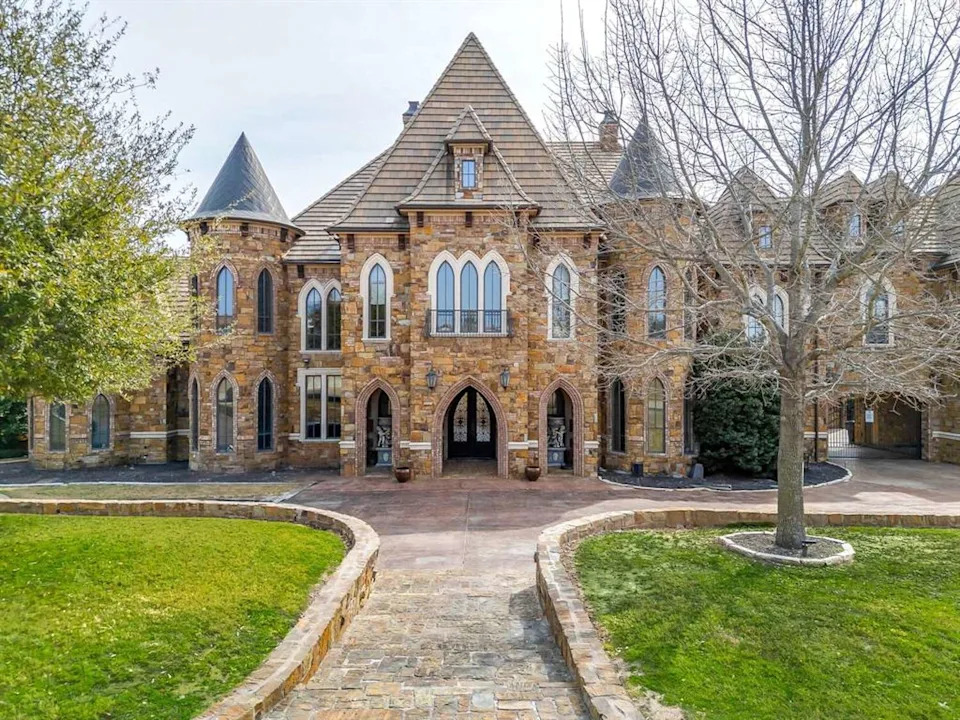 A 7-bedroom, 18-bath castle-like mansion and estate is for sale for $7.5 million in Fort Worth, Texas. (Tourmax/Ida Duwe-Olsen, listing agent, Duwe-Olsen Group at Compass)