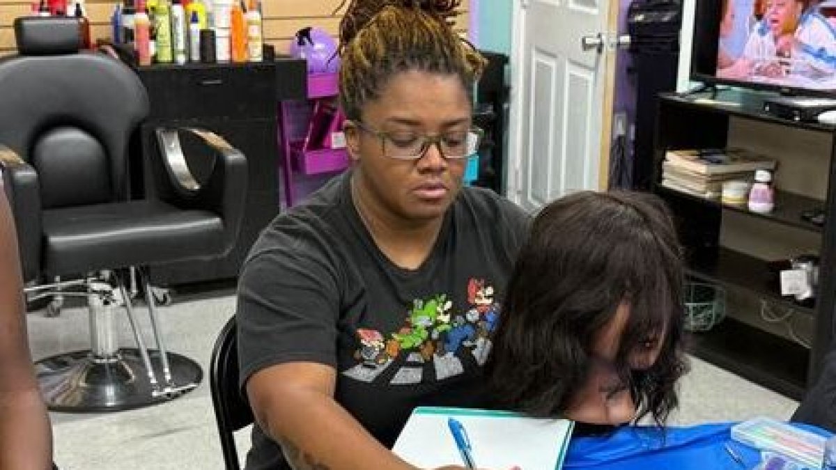 Salon mourns mother killed while helping crash victims in Duncanville – NBC 5 Dallas-Fort Worth